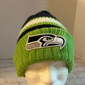 NEW ERA SEAHAWKS NAVY/LIME GREEN/WHITE BEANIE FOOTBALL LEAGUE MENS ONE SIZE
